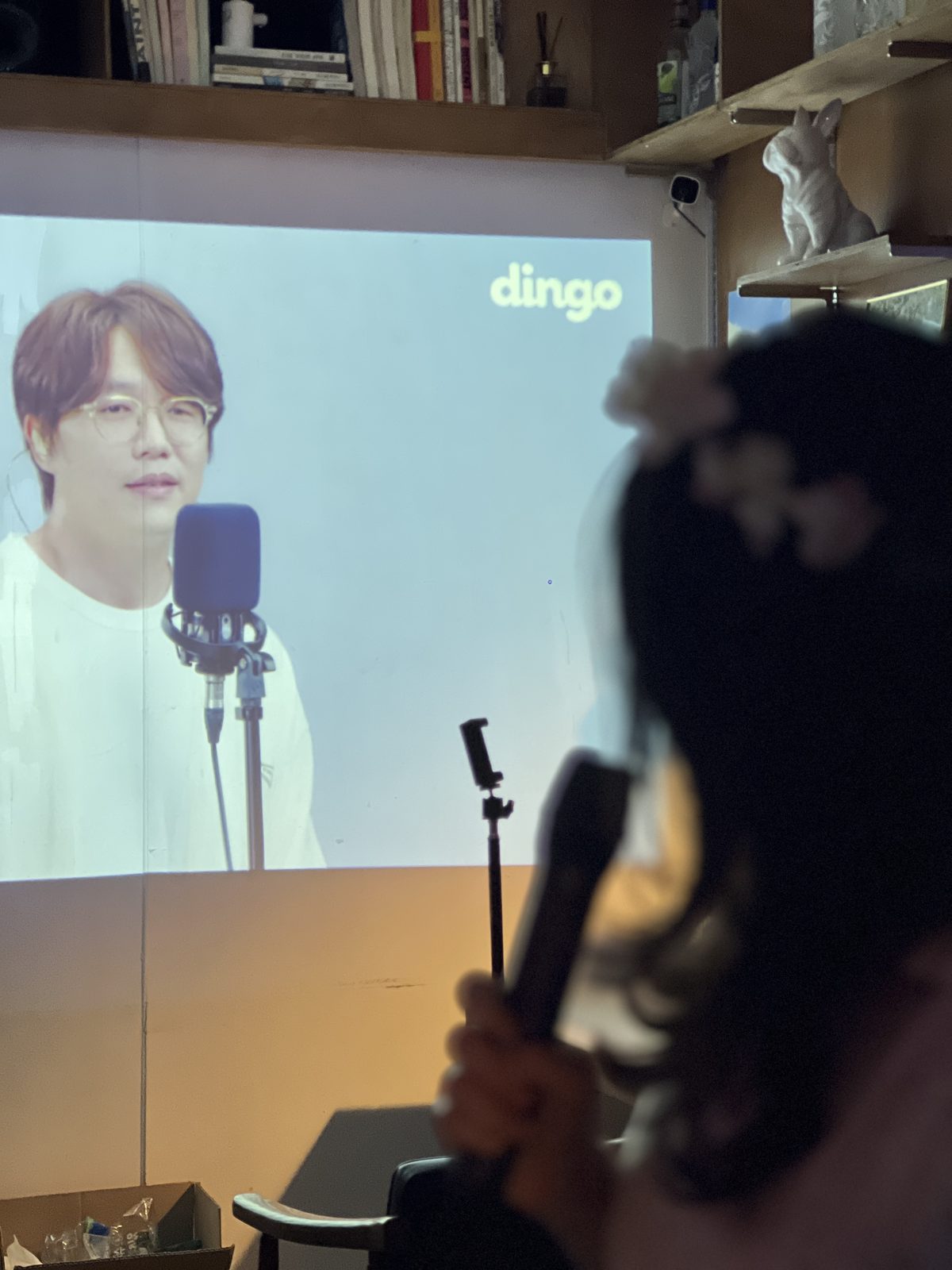 을지라운지 홈시네마 스크린 감상 공간