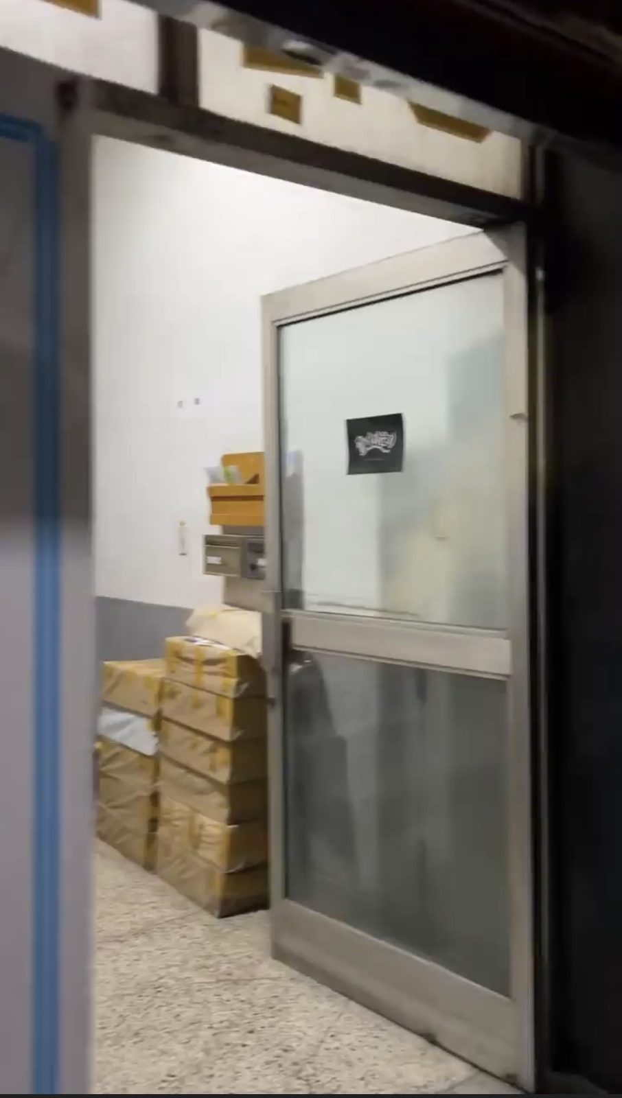 을지로 건물 내부 통로